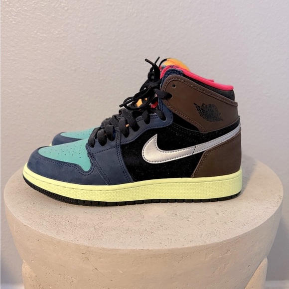 Nike dunks size 6.5 Y worn once for photoshoot - Picture 1 of 6